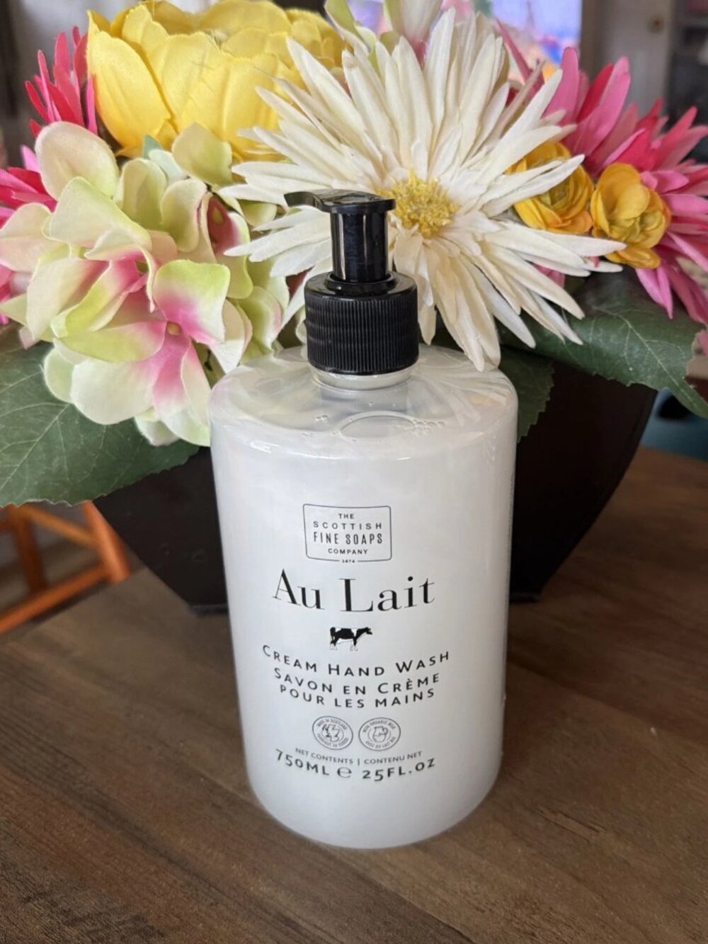 The Scottish Fine Soaps Au Lait Cream Hand Wash 25 FL. OZ.